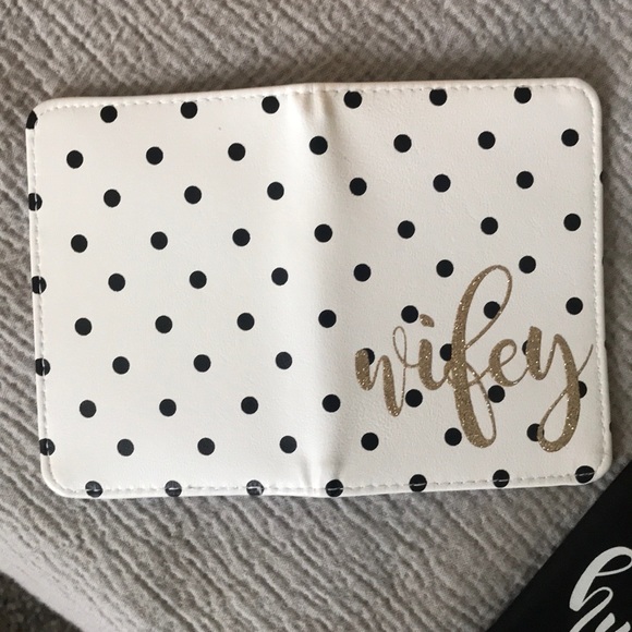 NWOT husband/wife ID passport set - Picture 4 of 8